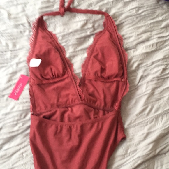 One piece swim suit - Picture 3 of 3